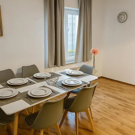 Grosses In Siegen-kreuztal Auch Fuer Monteure קרויצטאל