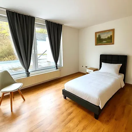 Grosses In Siegen-kreuztal Auch Fuer Monteure Rum i privatbostad Kreuztal